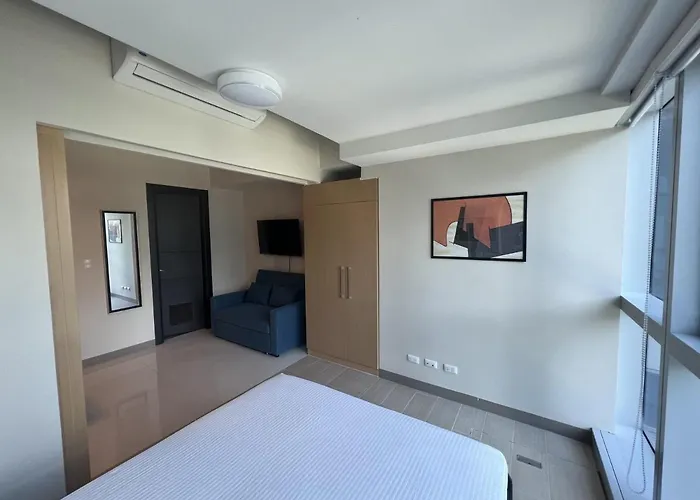 Uptown Parksuites Tower 1 Bgc By Ph Staycation Apartment *