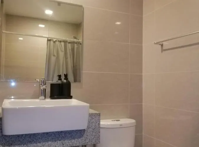Uptown Parksuites Tower 1 Bgc By Ph Staycation Manila