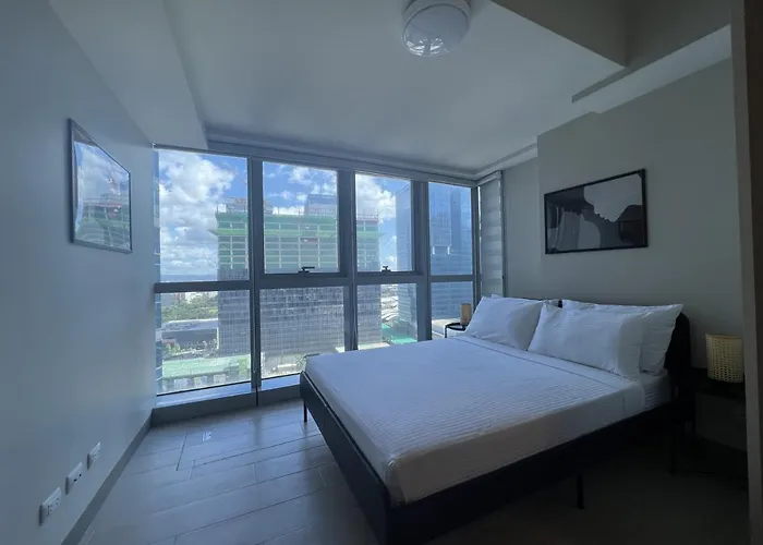 Uptown Parksuites Tower 1 Bgc By Ph Staycation Apartment