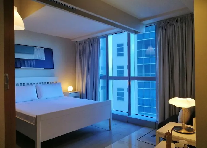 Uptown Parksuites Tower 1 Bgc By Ph Staycation Apartment