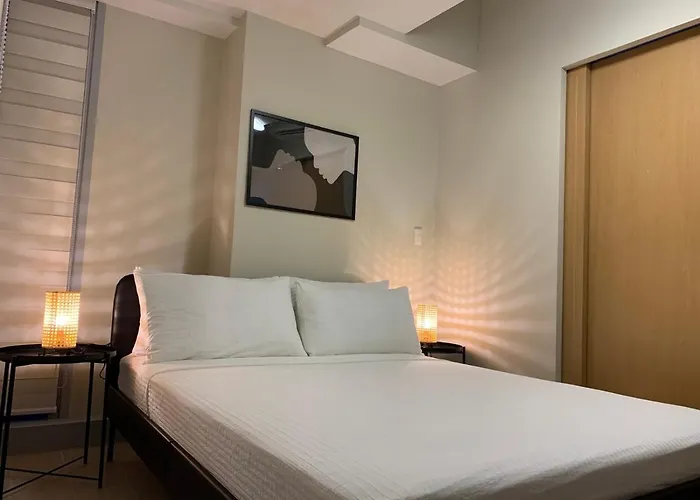 Uptown Parksuites Tower 1 Bgc By Ph Staycation Manila