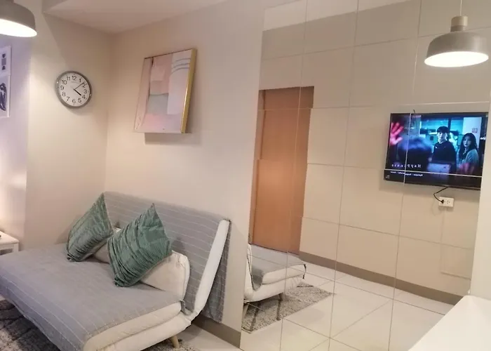 Uptown Parksuites Tower 1 Bgc By Ph Staycation Apartment