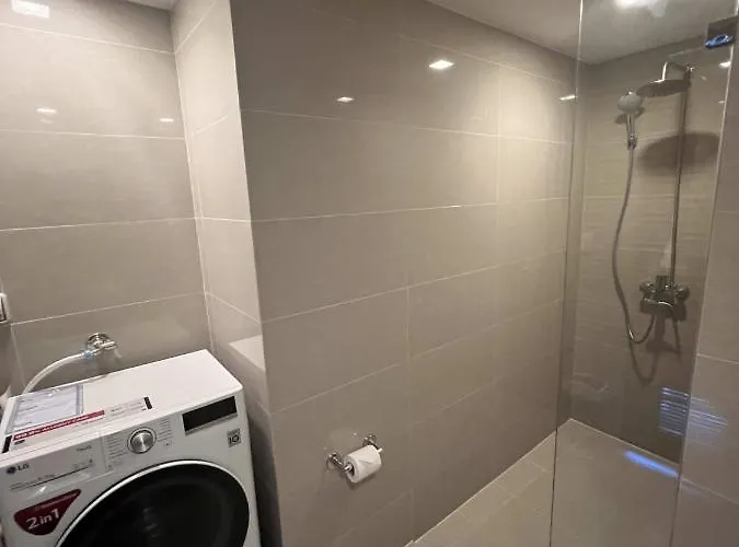 Uptown Parksuites Tower 1 Bgc By Ph Staycation *