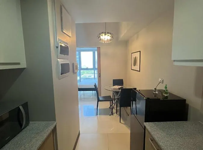 Uptown Parksuites Tower 1 Bgc By Ph Staycation Apartment *