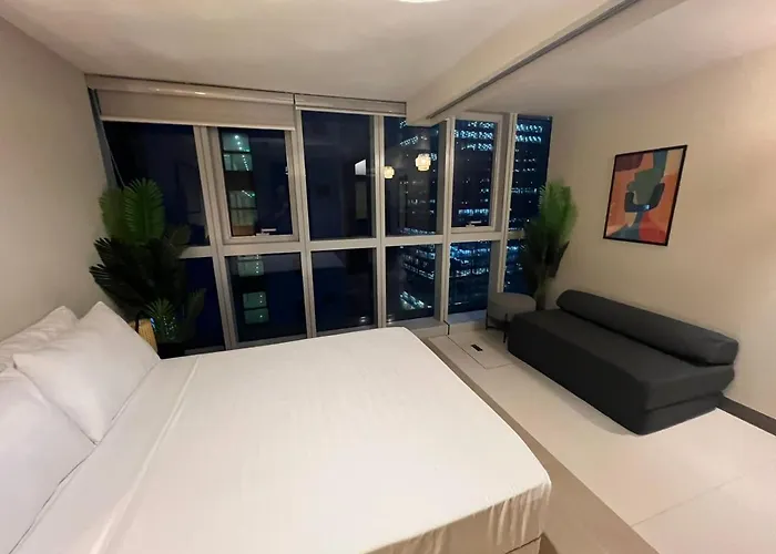 Uptown Parksuites Tower 1 Bgc By Ph Staycation *