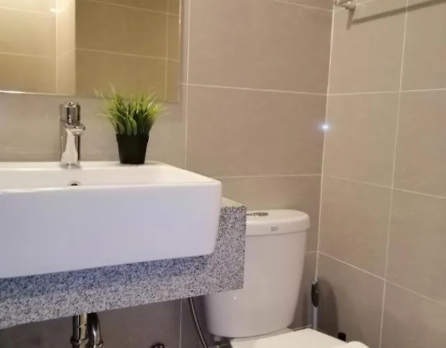 Apartment Uptown Parksuites Tower 1 Bgc By Ph Staycation *