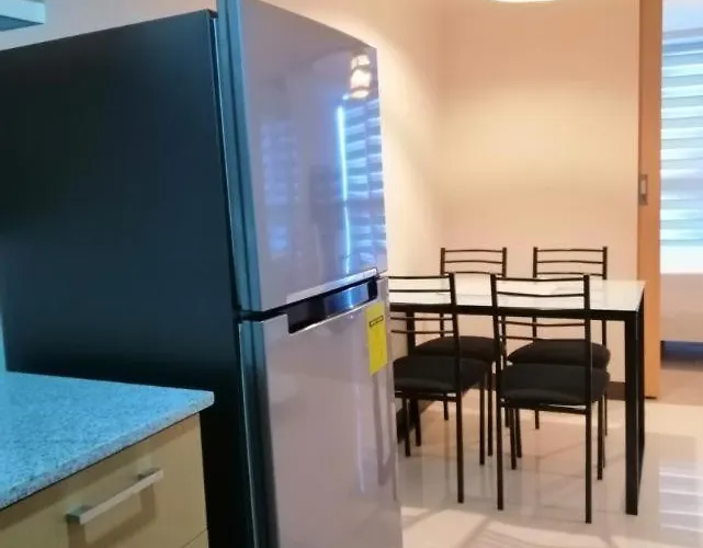Uptown Parksuites Tower 1 Bgc By Ph Staycation Apartment