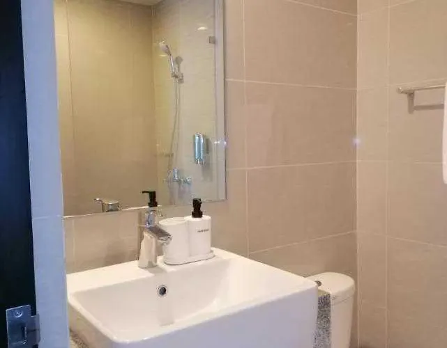 Uptown Parksuites Tower 1 Bgc By Ph Staycation Manila