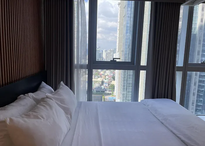 Apartment Uptown Parksuites Tower 1 Bgc By Ph Staycation *
