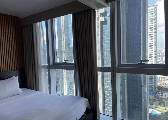 Uptown Parksuites Tower 1 Bgc By Ph Staycation *